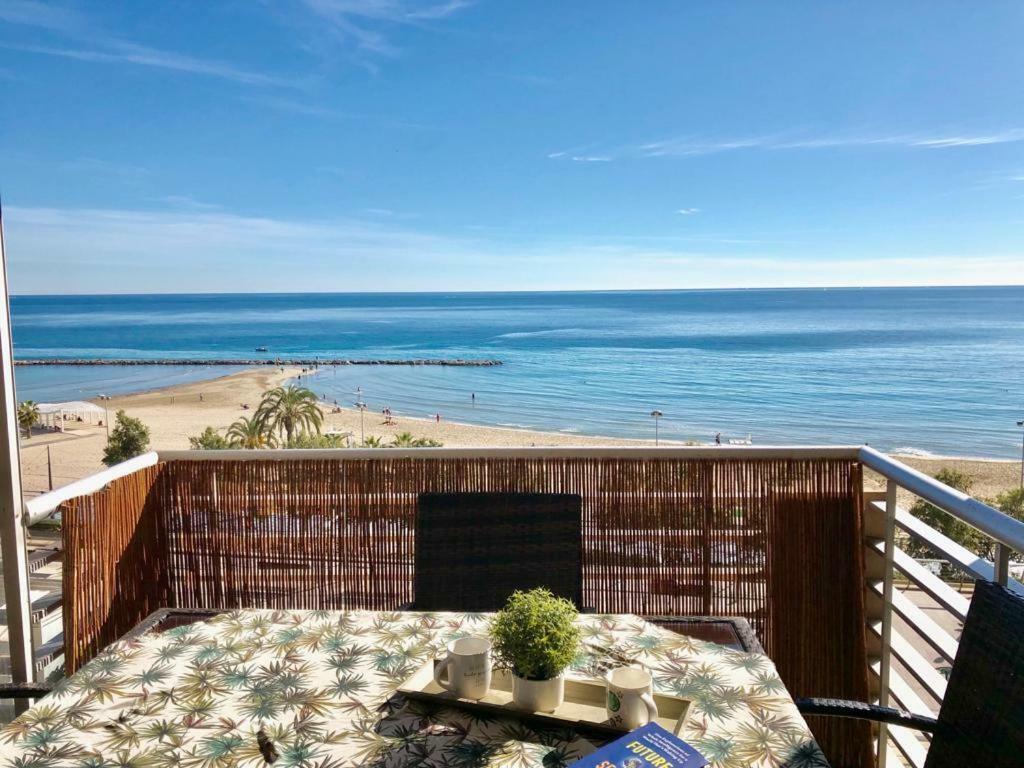 Stunning Sea View Apartment Аликанте Екстериор снимка