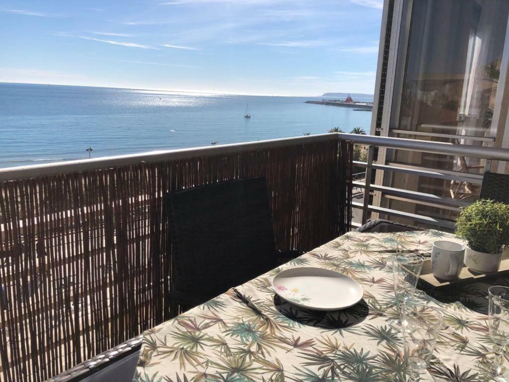 Stunning Sea View Apartment Аликанте Екстериор снимка